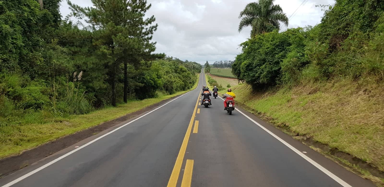 Přejezd v teplém dešti